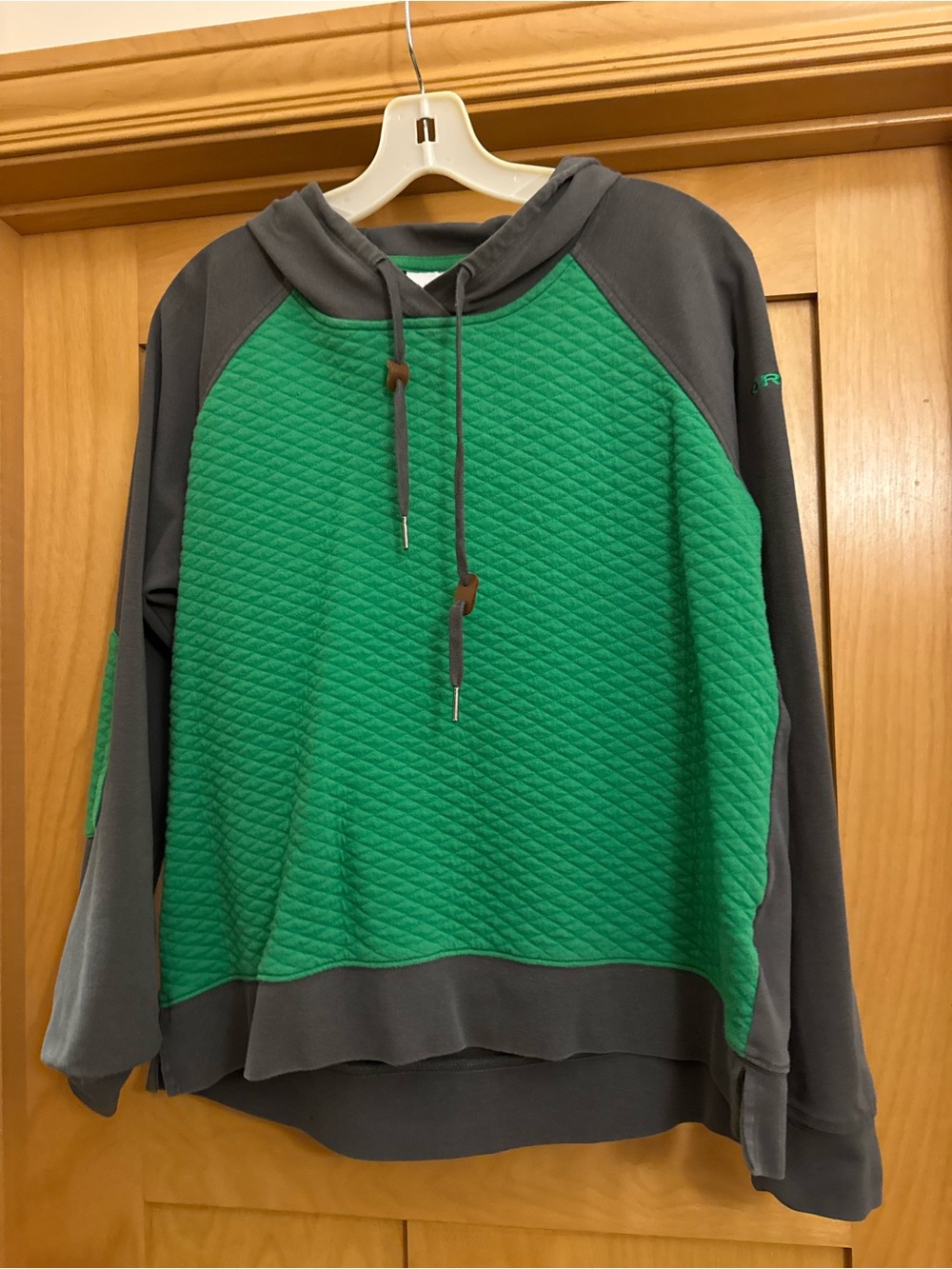 Women’s Quilted Oregon ducks Columbia Green & Gray Hooded Pullover Sweatshirt
